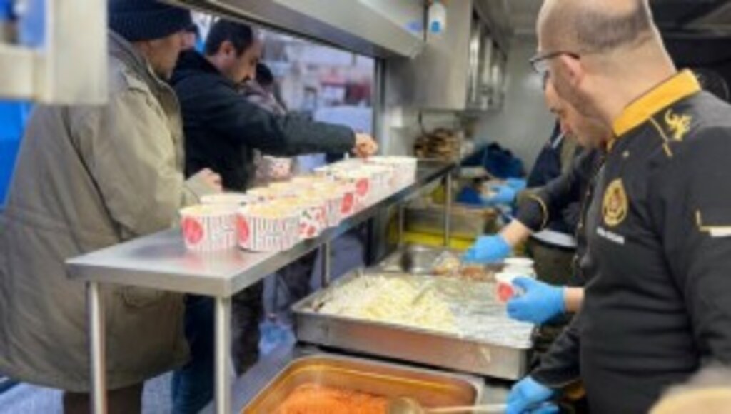 EGM Mobil Mutfağı Günde 10 Bin Vatandaşa Yemek Ulaştırıyor