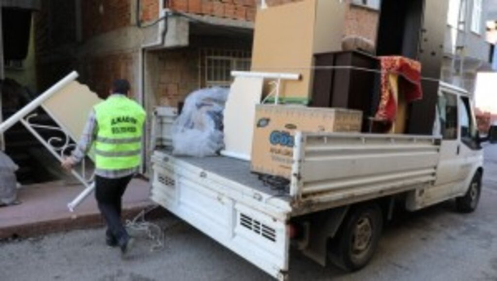 İLKADIM BELEDİYESİ DEPREMZEDE AİLELER İÇİN İLÇEDE SICAK YUVALAR OLUŞTURUYOR