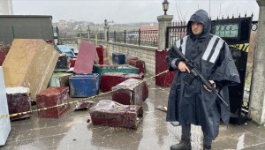 Enkazdan Çıkarılan Değerli Eşyalar Polis Gözetiminde Muhafaza Ediliyor