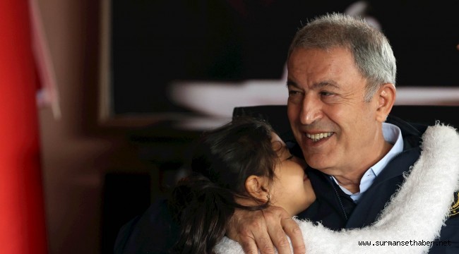 Millî Savunma Bakanı Hulusi Akar, Kırıkhan’da Şehit Aileleriyle Bir Araya Geldi