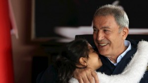 Millî Savunma Bakanı Hulusi Akar, Kırıkhan’da Şehit Aileleriyle Bir Araya Geldi