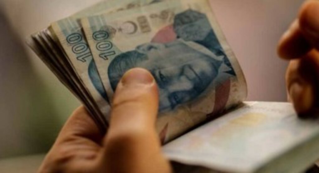 Çalışmayan emekliye 5 bin lira ikramiye Meclis’ten geçti