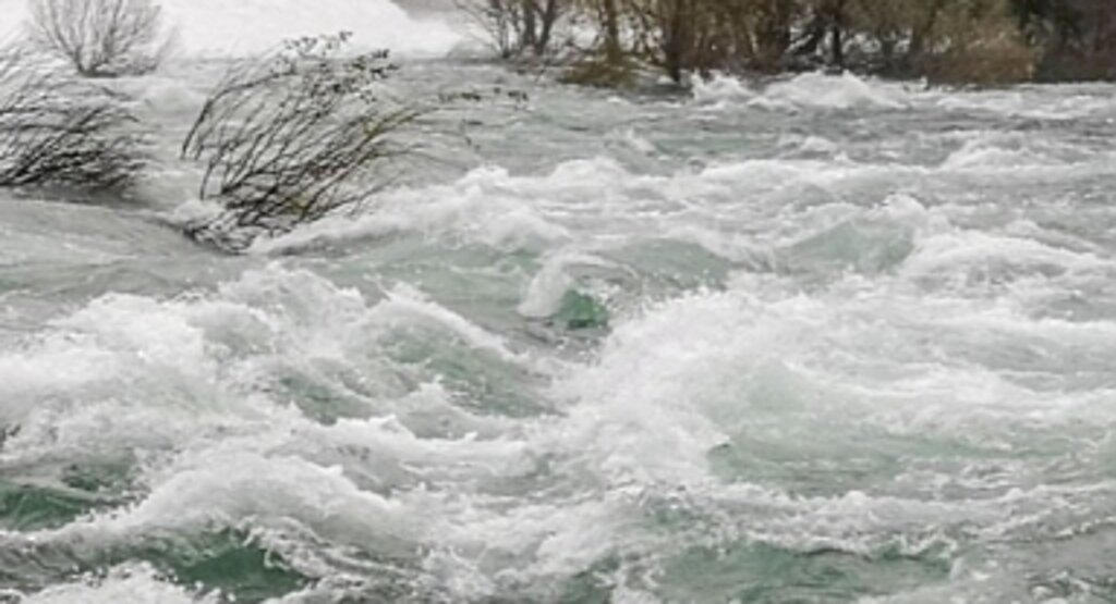 Bakan Ali Yerlikaya: Fırtına ve sel sebebiyle 9 vatandaşımızın hayatını kaybettiğini üzülerek belirtiyorum