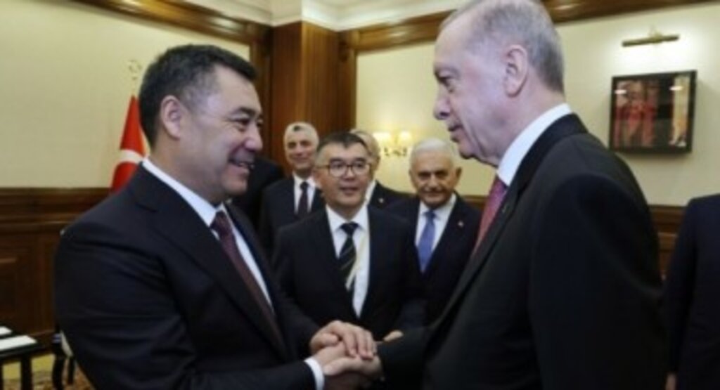 Cumhurbaşkanı Erdoğan Kırgız mevkidaşı ile görüştü