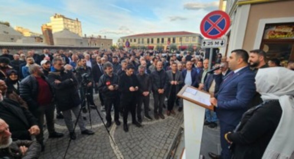 Oktay Avcılar'dan Miting Gibi Açıklama;