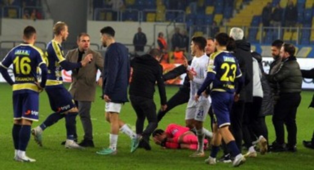 Ankara’da skandal; Halil Umut Meler’e saldırı BHA objektifinde