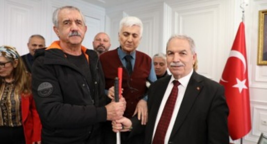 BAŞKAN DEMİRTAŞ’TAN GÖNÜLLERE DOKUNAN DESTEK