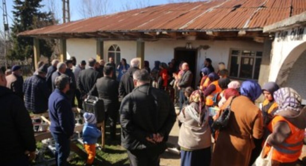 Özlem Maraş'tan Kasnakçımermer Köyü'ne çıkarma