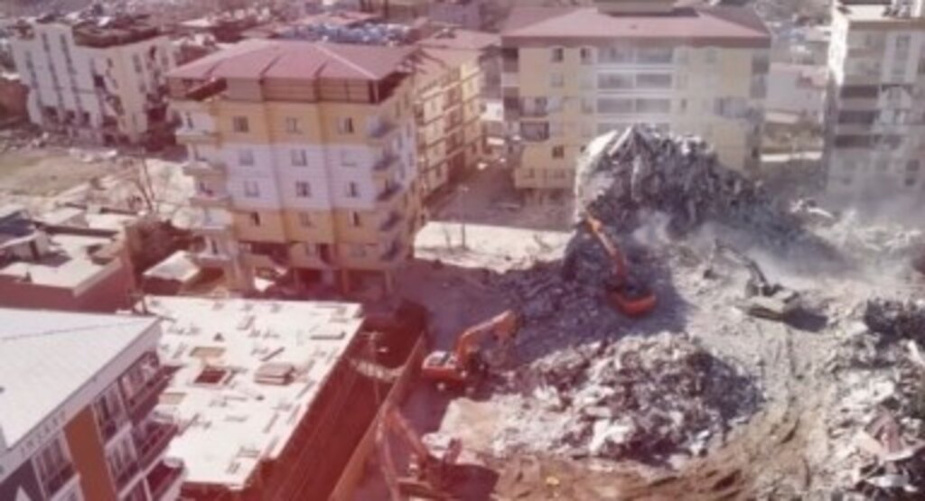 Yüzyılın felaketinin yıl dönümü; yaralar sarılıyor