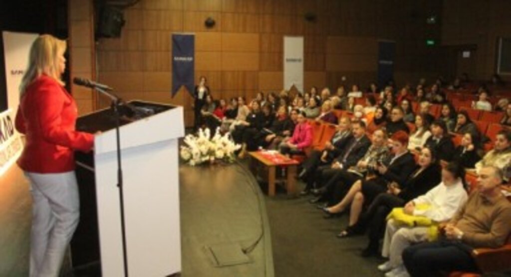 SAMİKAD'DAN BAŞARILI KADINLAR ZİRVESİ