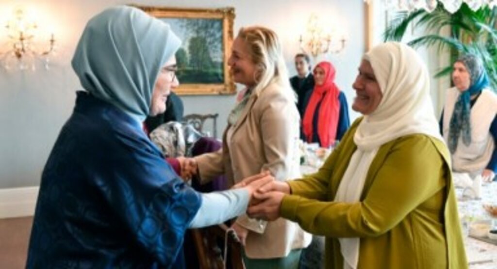 Emine Erdoğan, Anneler Günü vesilesiyle Devlet Konukevi'nde anneleri ağırladı