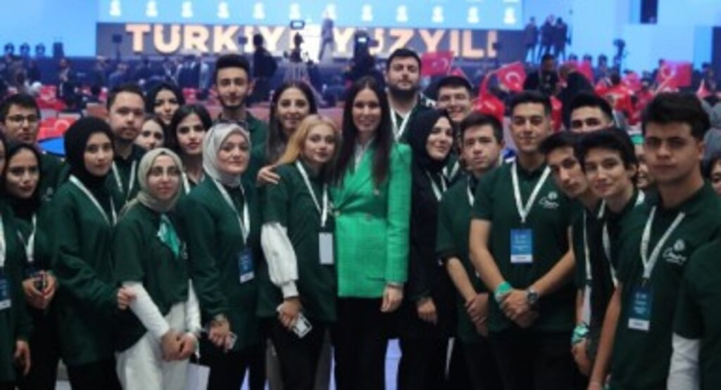 Çiğdem Karaaslan: ''Gençlik; bugünümüzün gücü, yarınların güvencesidir.''