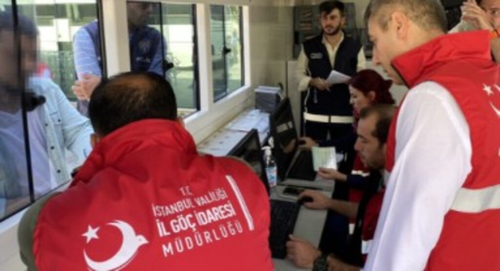Bayram tatili boyunca 1456 düzensiz göçmen yakalandı