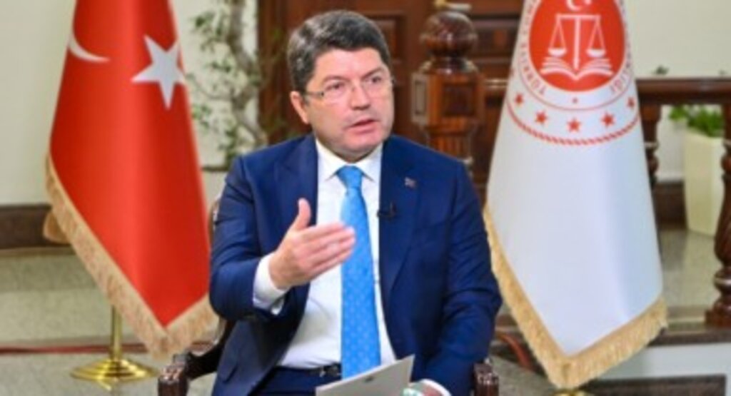 Bakan Tunç: Parlamentomuz dünyaya demokrasi dersi veren bir karara imza attı