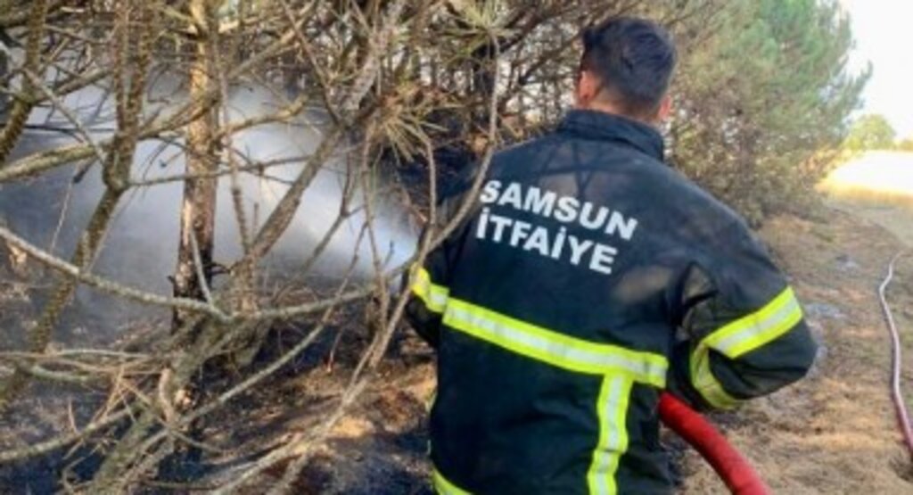 Büyükşehir Anız Yangınlarıyla Mücadele Ediyor