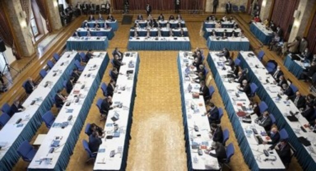 Chp'li Av. Cavit Arı; 