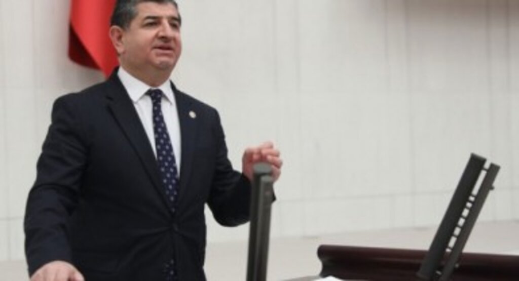 Chp'li Av. Cavit Arı; 