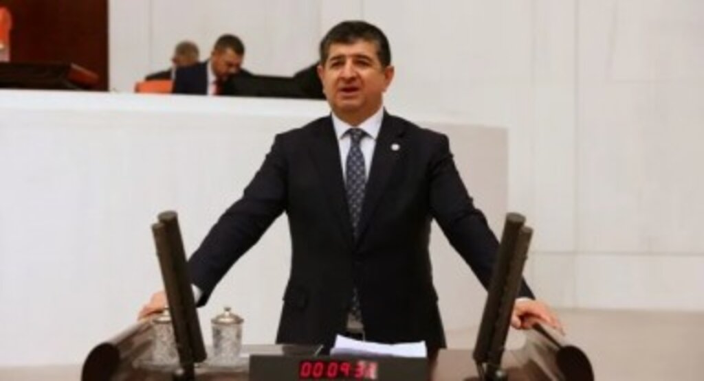 Chp'li Av. Cavit Arı; 