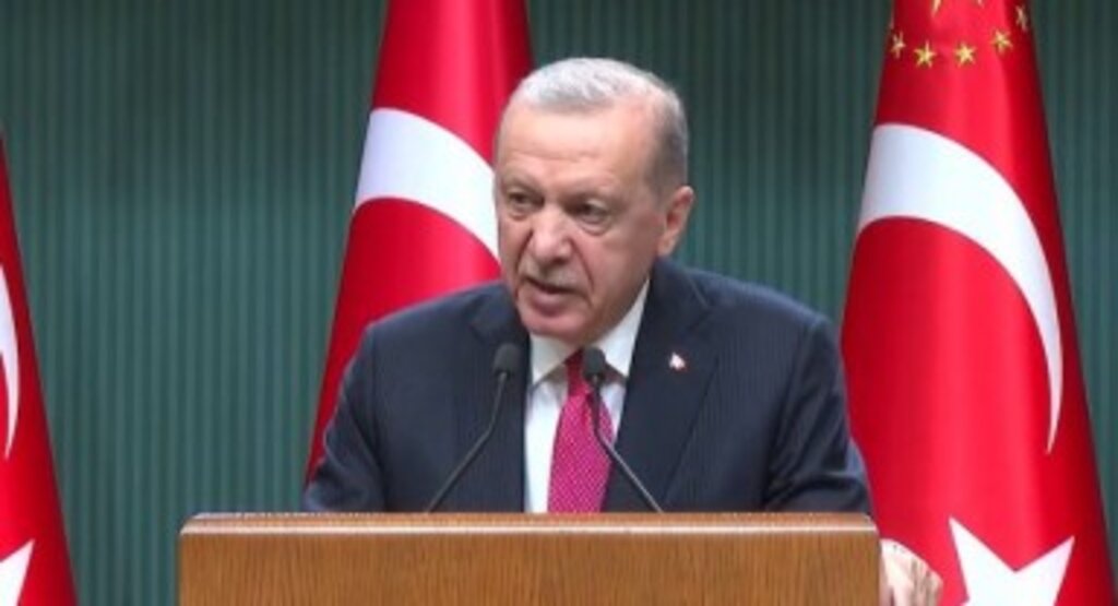 Erdoğan: Bayrağımıza ve mazlumlara uzanan elleri kırmasını biliriz