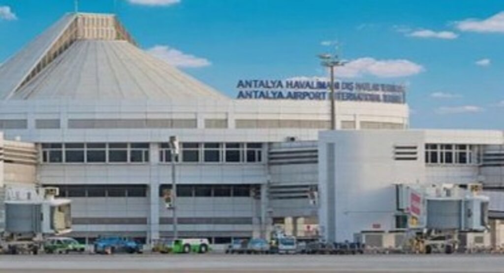 Rekorların Yeri Antalya Havalimanı