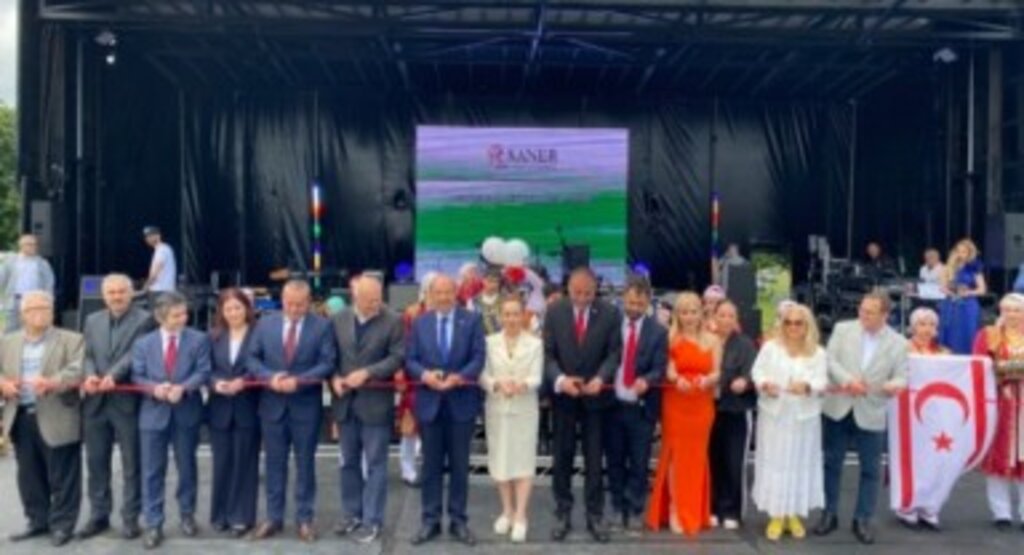 Tatar, Londra'da düzenlenen Kıbrıs Türk Kültür Festivali'ne katıldı