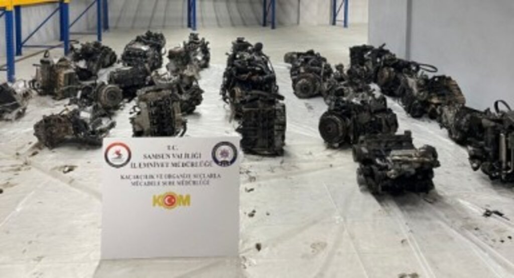 Tekkeköy'de 3 milyon değerinde 32 adet lüks otomobil motoru yakalandı