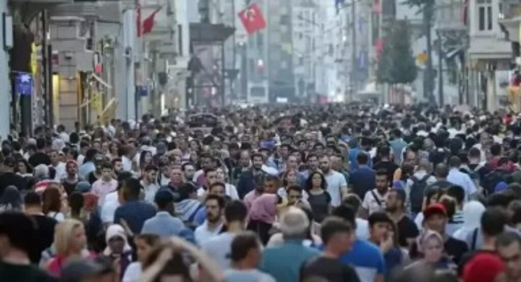 Türkiye'nin nüfusu azalacak! 50 milyonun altına düşebilir