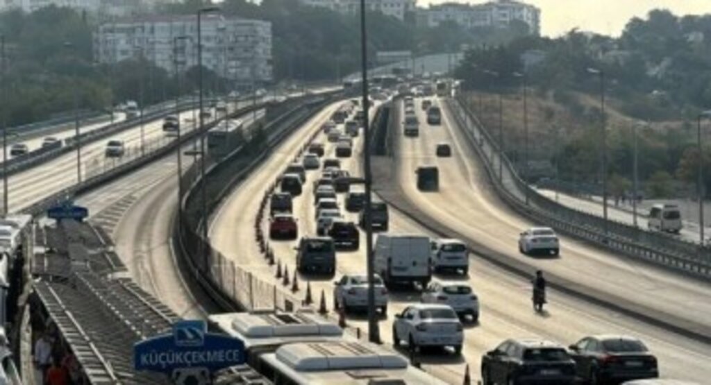 45 Gün Sürecek Çalışma İstanbul Trafiğini Kitledi