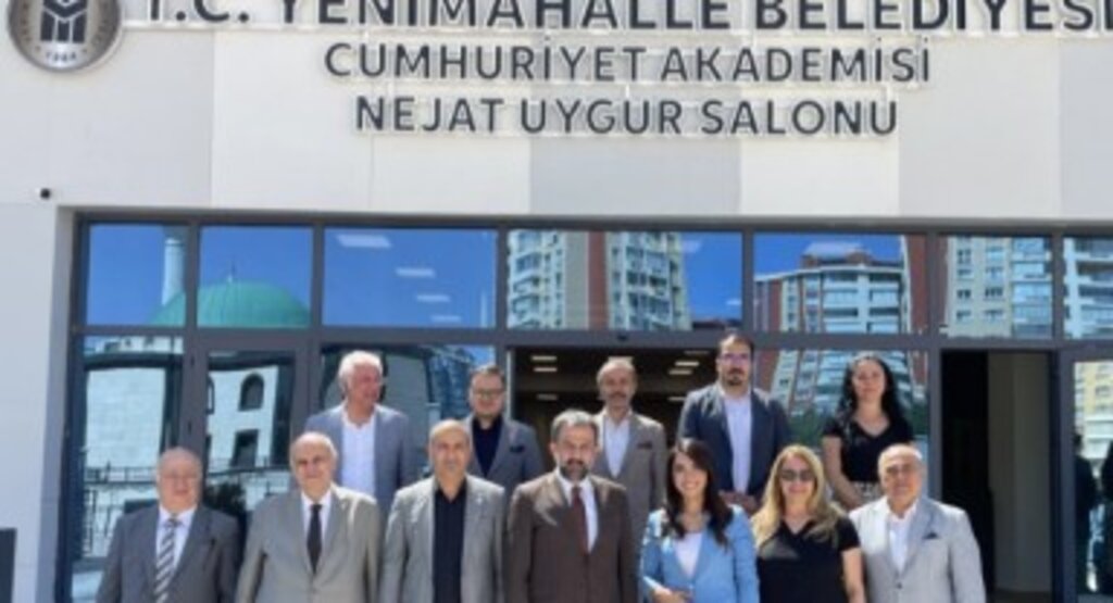 AKK Başkanı Halil İbrahim Yılmaz Yenimahalle Cumhuriyet Akademisini ziyaret etti