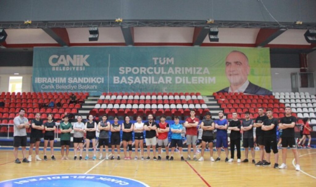 Başkan İbrahim Sandıkçı: “Gençlerimizin hedeflerine giden yolda daima yanındayız”