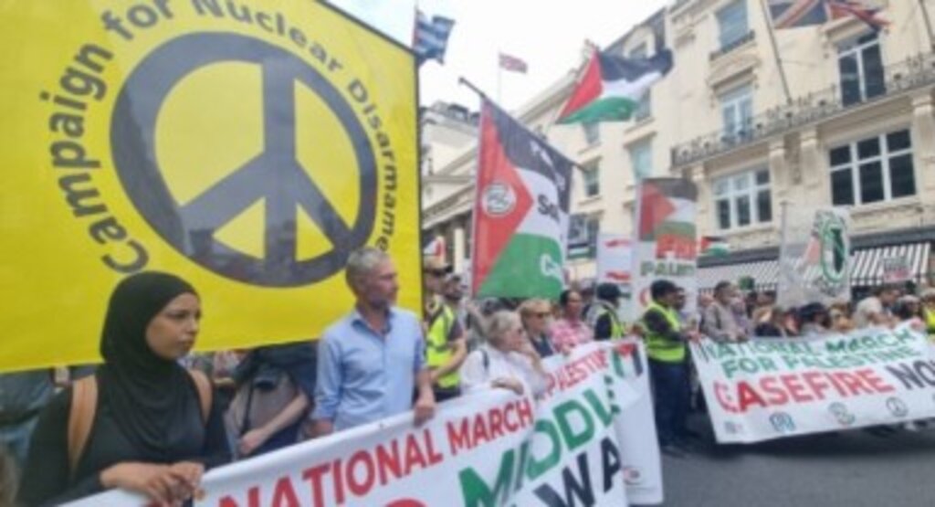 Haniye’nin çağrısıyla Londra’da on binlerce insan Filistin’e ses oldu