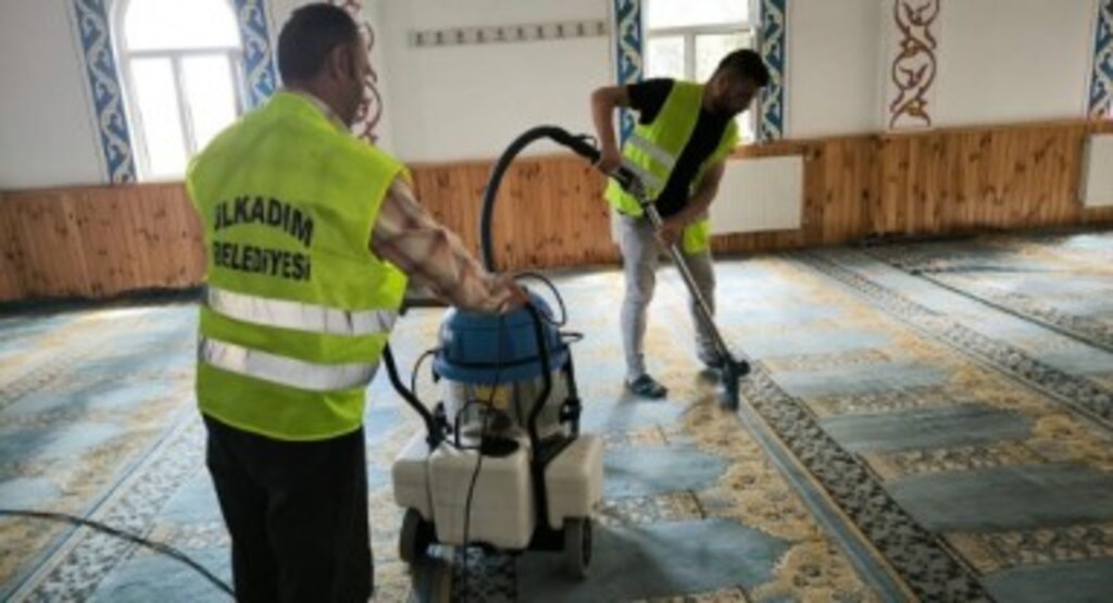 İlkadım’da her gün bir cami temizleniyor
