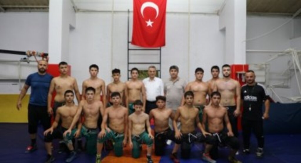 İlkadım’lı güreşçiler madalyaya doymuyor