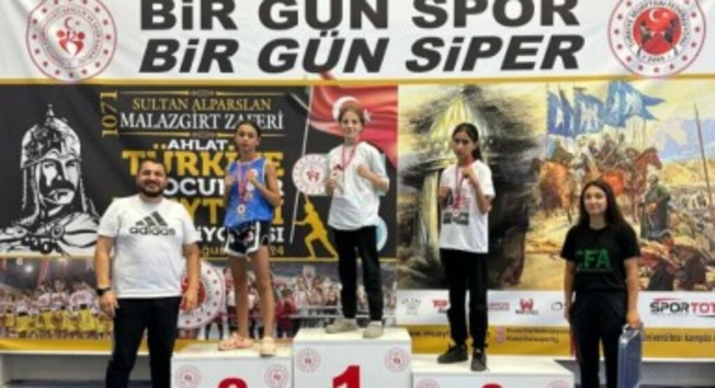 İlkadımlı sporcular Bitlis'ten madalyayla döndü
