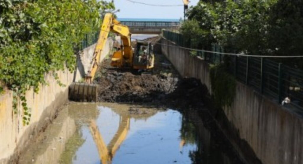 İncesu Deresi'nde Temizlik Çalışmaları Sürüyor