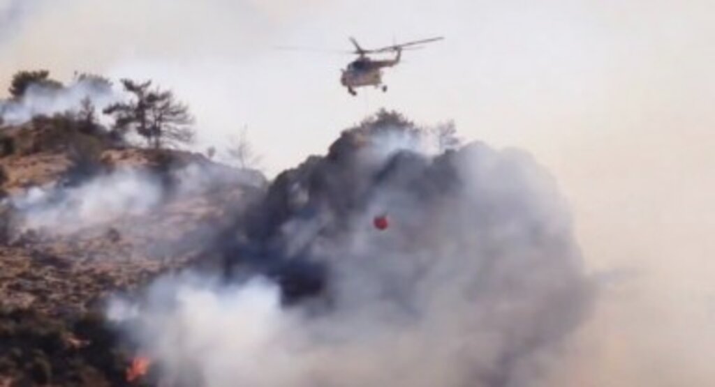 İzmir Karşıyaka’daki orman yangınına müdahale yeniden başladı