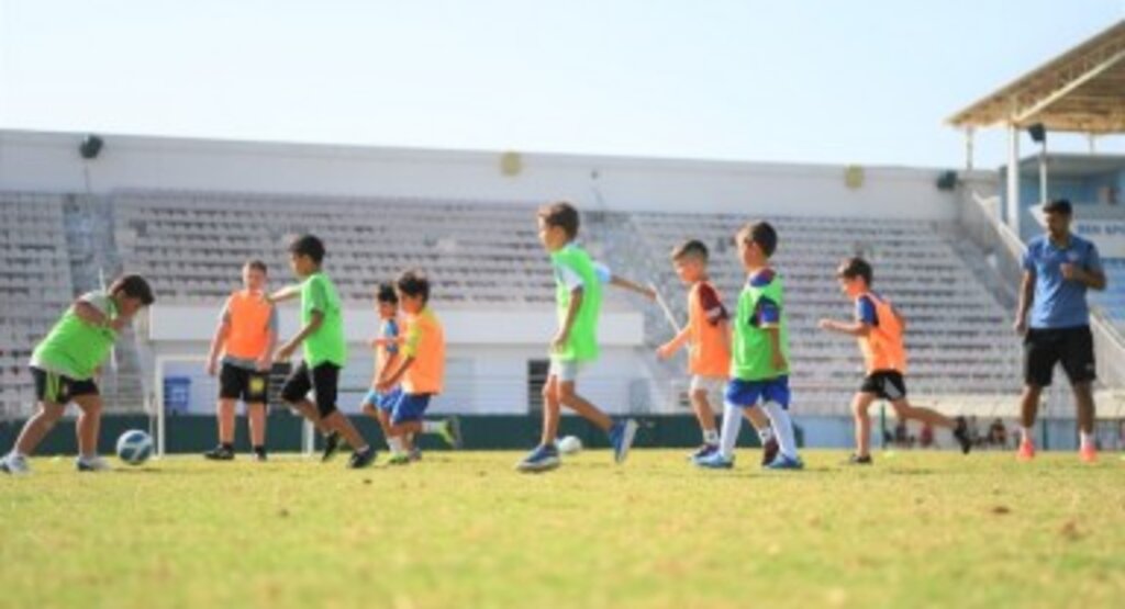Konyaaltı'nda Çocuklar Spor Yaparak Hayatı Öğreniyor