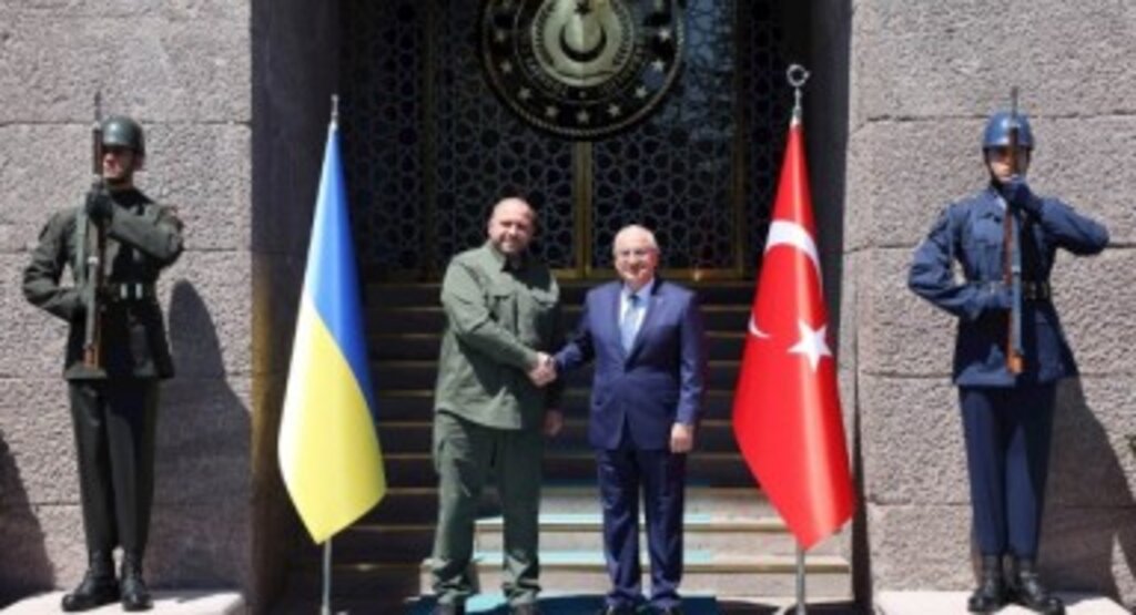 Millî Savunma Bakanı Yaşar Güler, Ankara’ya Ziyaret Gerçekleştiren Ukrayna Savunma Bakanı Rüstem Umerov ile Bir Araya Geldi