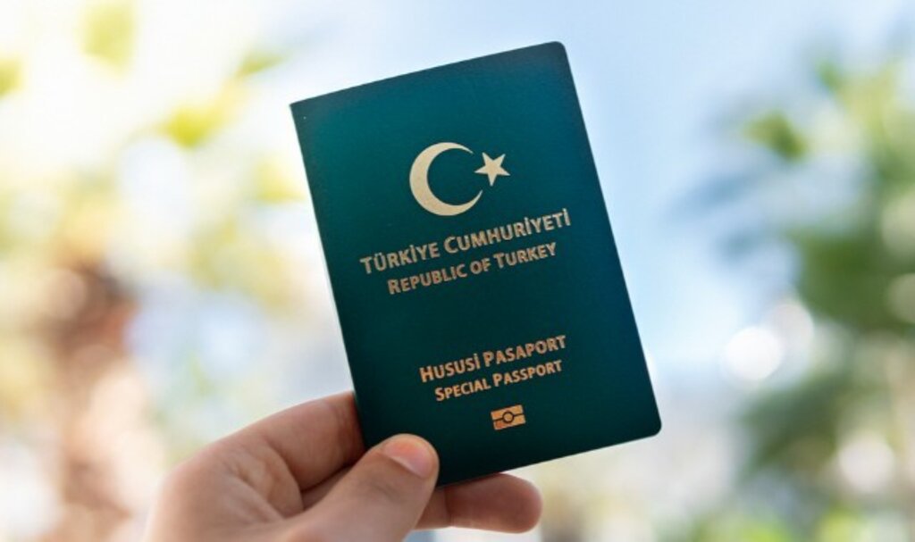 TBMM’de “Yeşil Pasaport” kapsamı genişletilmesi için 19 teklif: 800 bin kişiye daha pasaport yolu açılabilir