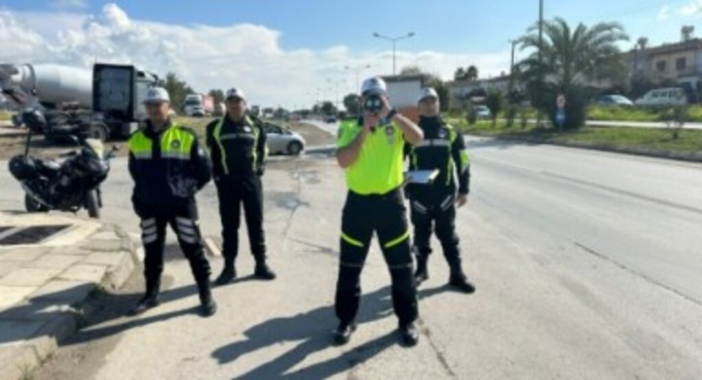 Trafik denetimlerinde 373 sürücü rapor edildi