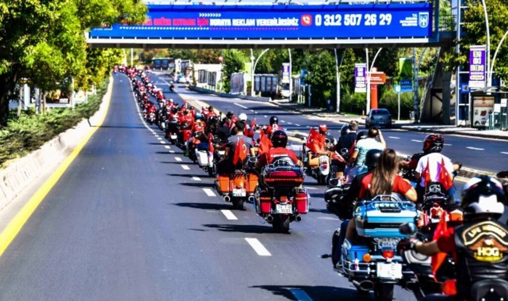 350 Motosiklet Tutkunu Gaziler İçin Turladı