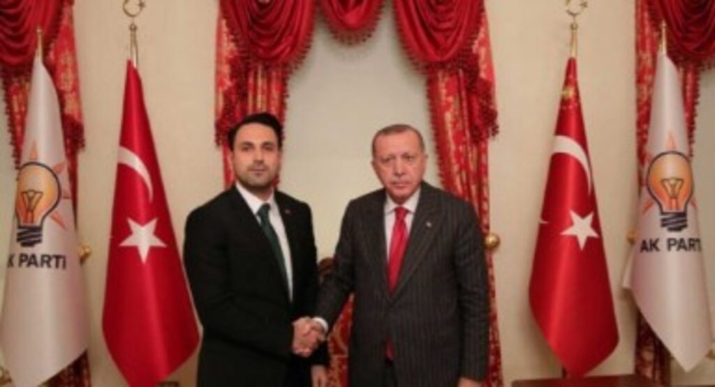 AK Parti’de iki İl Başkanı istifasını açıkladı