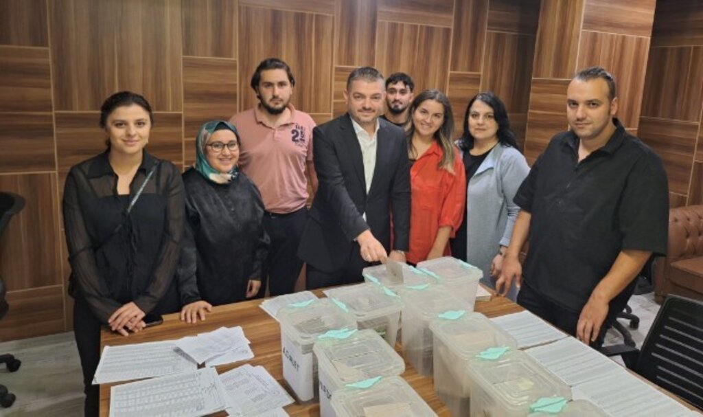 AK Parti İlkadım İlçe Başkanlığı'nda delege seçimi heyecanı
