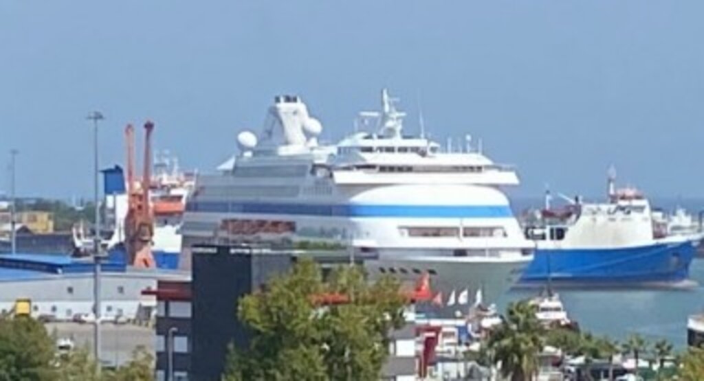 Astoria Grande Kruvaziyeri gemisi Samsun Limanında!
