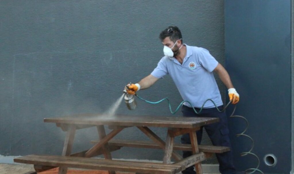 Atakum’da okul bahçeleri daha konforlu hale getiriliyor