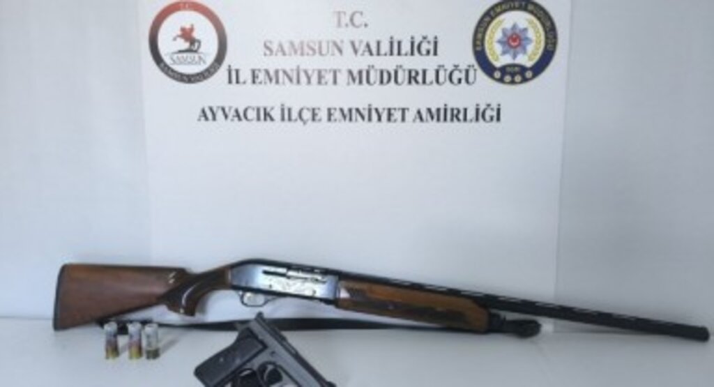 Ayvacık'ta Asayiş Uygulaması: Ruhsatsız Silah ve Mermiler Ele Geçirildi