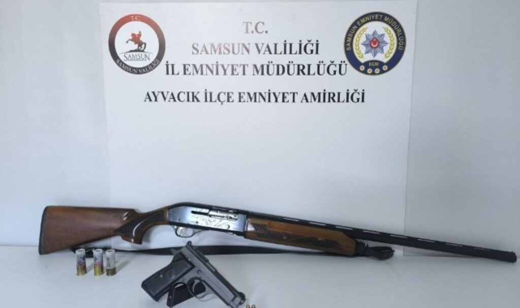 Ayvacık'ta Asayiş Uygulaması: Ruhsatsız Silah ve Mermiler Ele Geçirildi