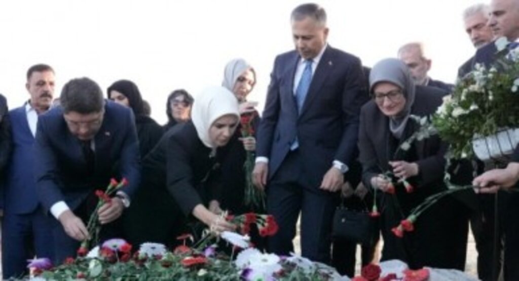 Bakanlar, Diyarbakır’da Narin Güran’ın kabrini ziyaret etti