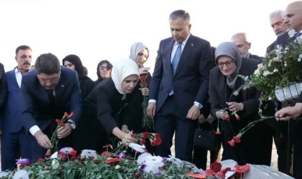 Bakanlar, Diyarbakır’da Narin Güran’ın kabrini ziyaret etti