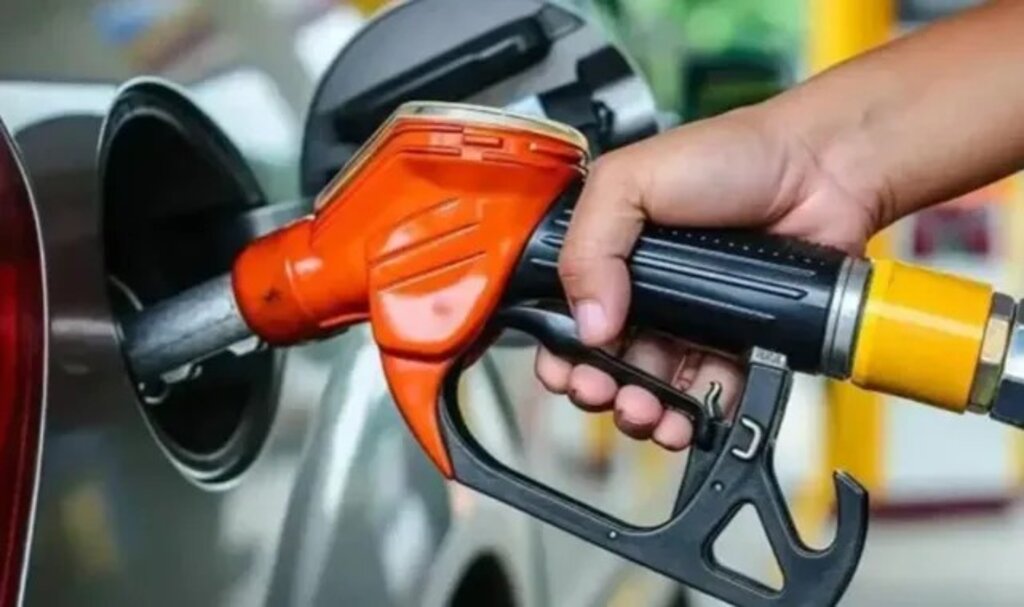 Benzinde indirim geliyor, fiyat değişiyor